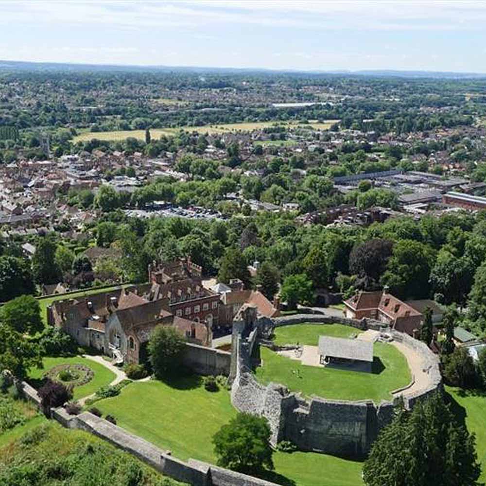 A colour image of the historic town of Farnham - Plumber Farnham - Elements